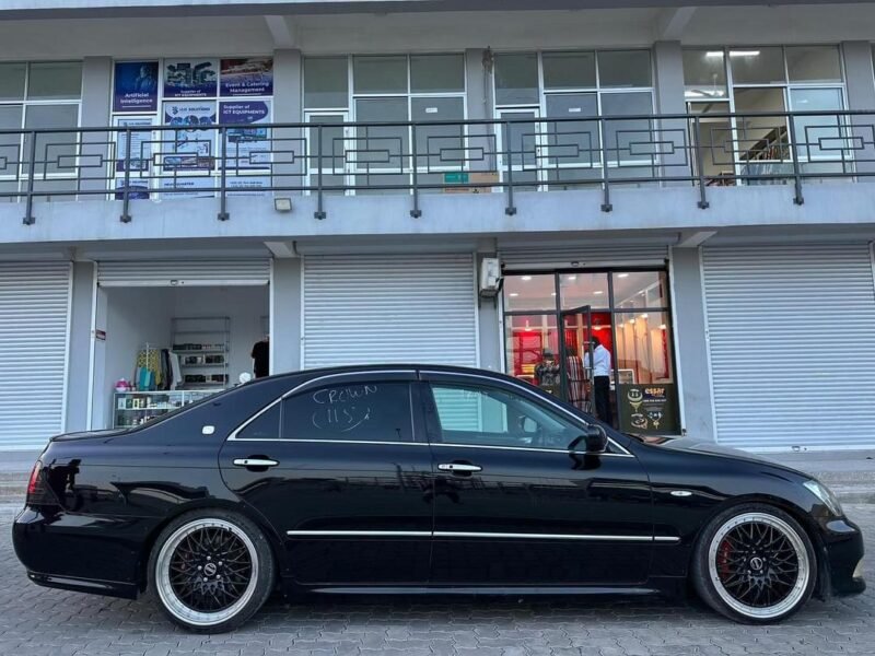 Toyota Crown Athlete
