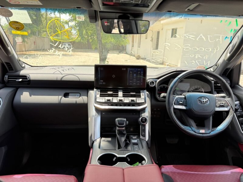 TOYOTA LAND CRUISER GR SPORT LC 300