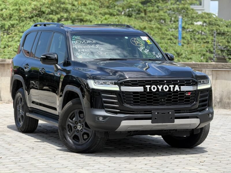 TOYOTA LAND CRUISER GR SPORT LC 300