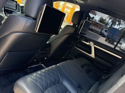 TOYOTA LAND CRUISER ZX V8