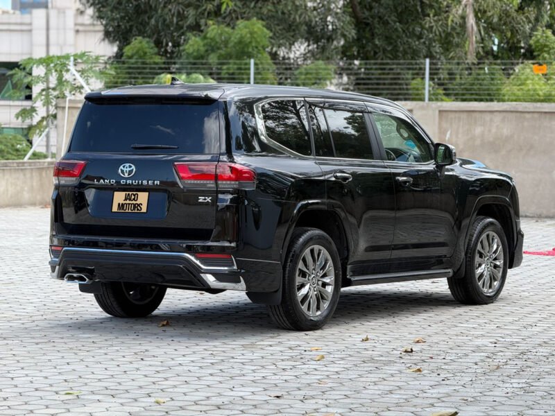 TOYOTA LANDCRUISER ZX LC300