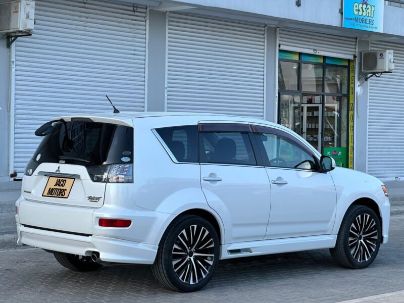 Mitsubish Outlander Roadest