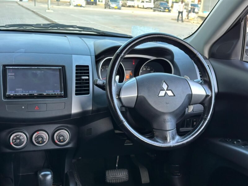 Mitsubish Outlander Roadest