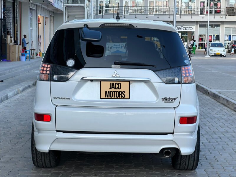 Mitsubish Outlander Roadest