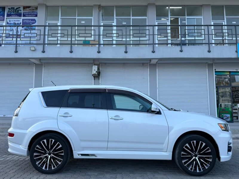 Mitsubish Outlander Roadest