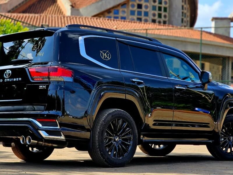 TOYOTA LAND CRUISER ZX LC300