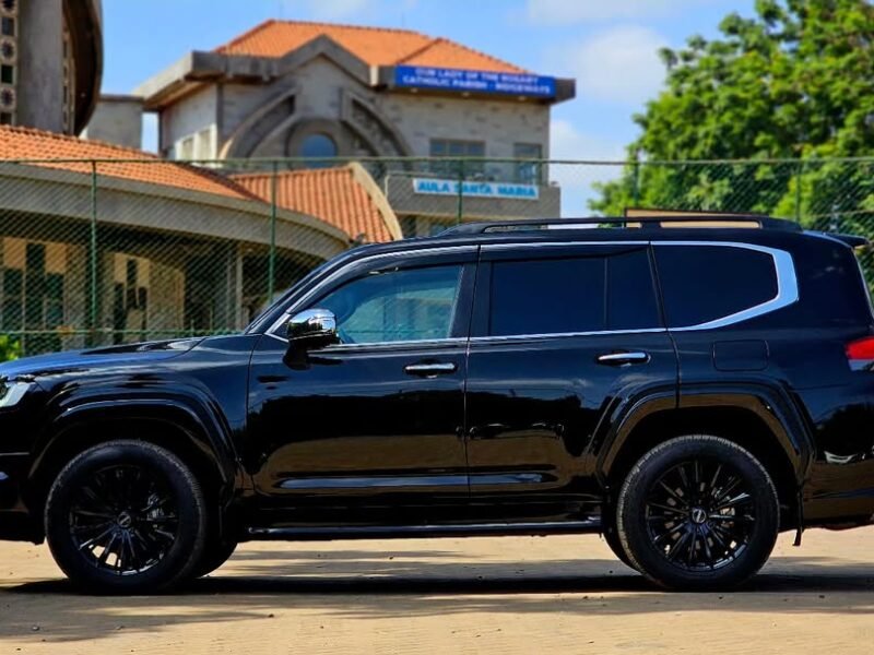 TOYOTA LAND CRUISER ZX LC300