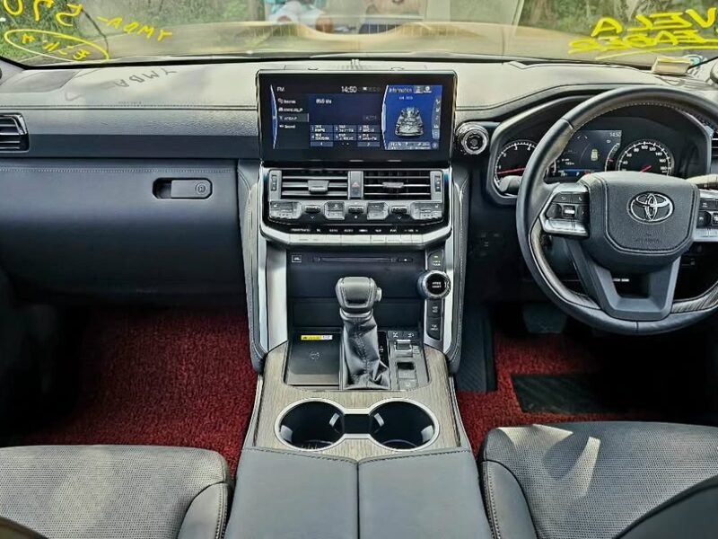 TOYOTA LAND CRUISER ZX LC300