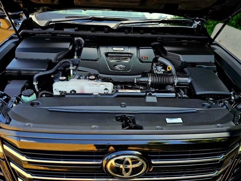 TOYOTA LAND CRUISER ZX LC300