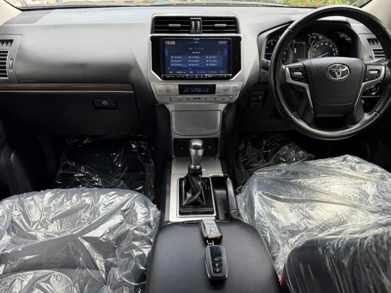 TOYOTA LAND CRUISER PRADO