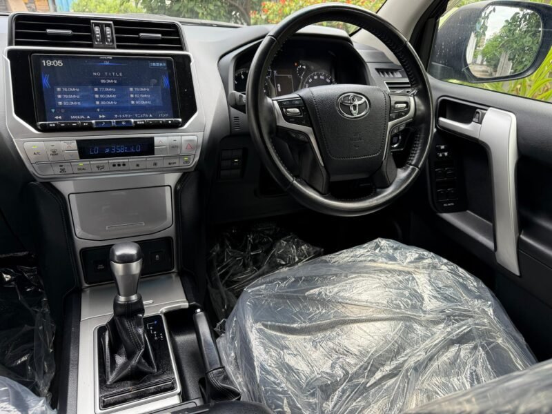 TOYOTA LAND CRUISER PRADO